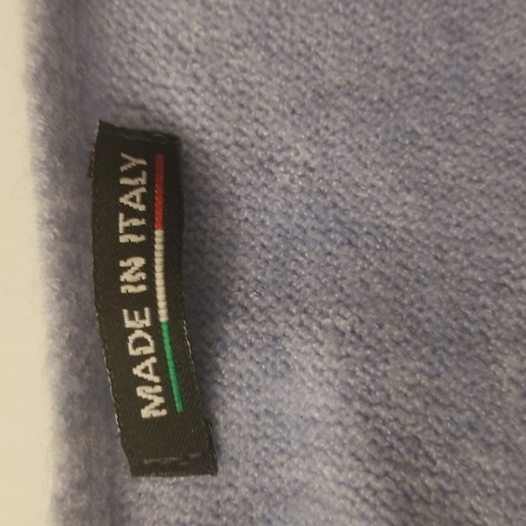 Sweater - Picture 4 of 4